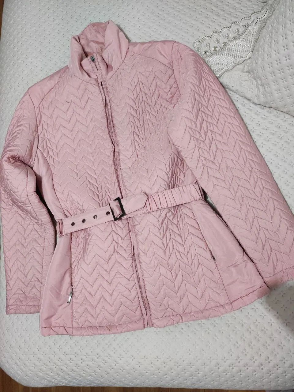Jaqueta rosa com cinto - Foto 3