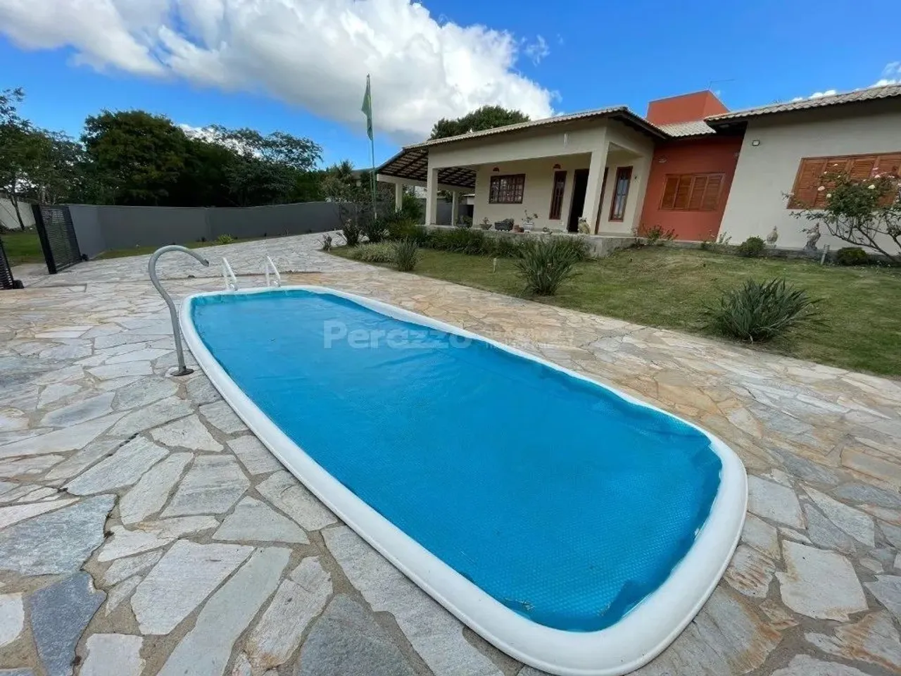 Excelente Casa no Residencial Mônaco por R$7.500,00. TAXA DE CONDOMÍNIO E IPTU INCLUSA!