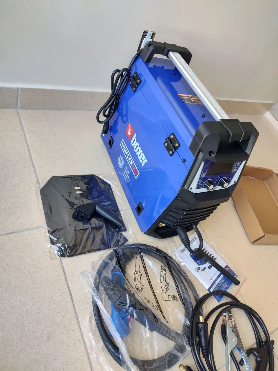 Inversora Boxer Migflex 160BV com gás  - Foto 4