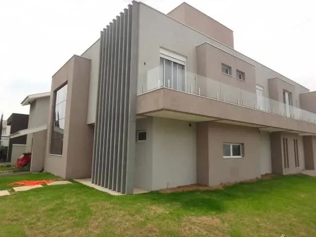 Indaiatuba - Sobrado a venda 4 Suítes Piscina Mobiliado em Condomínios Fechado