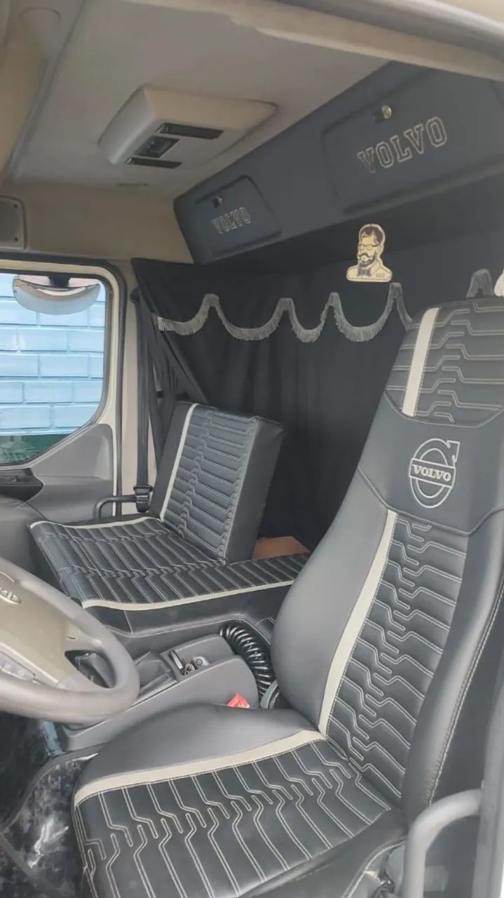 Volvo VM 270 semi novo - Foto 2
