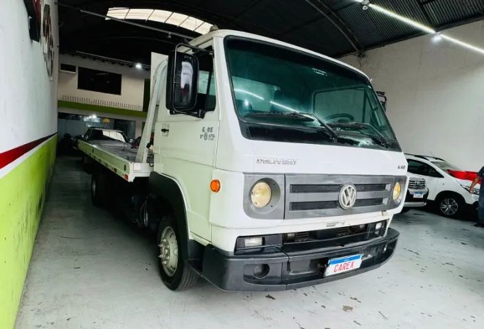 VW 8.160 COM PLATAFORMA DE ALUMINIO E ASA DELTA - Foto 2