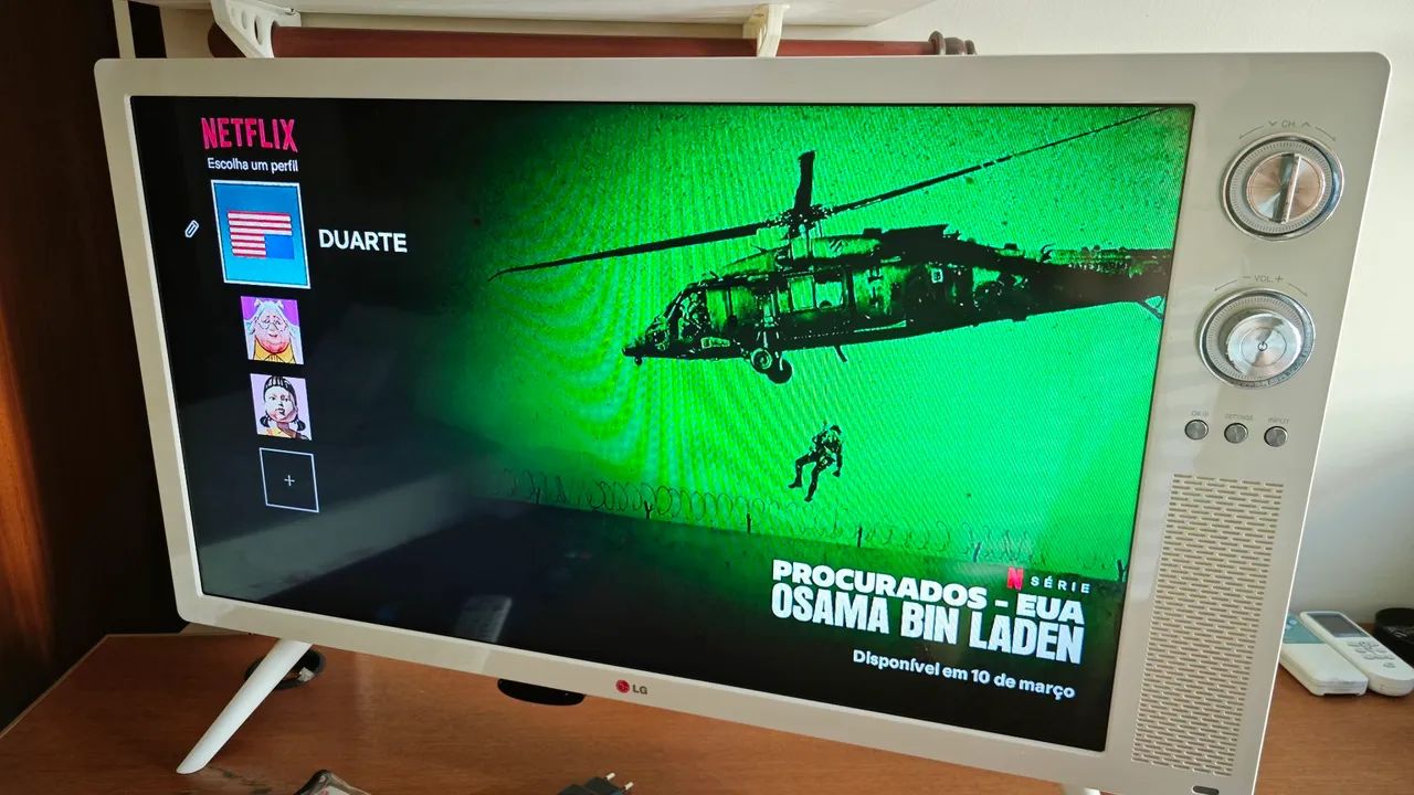Televisor Vintage com Design Clássico LG 32 Polegadas com Netflics Youtube