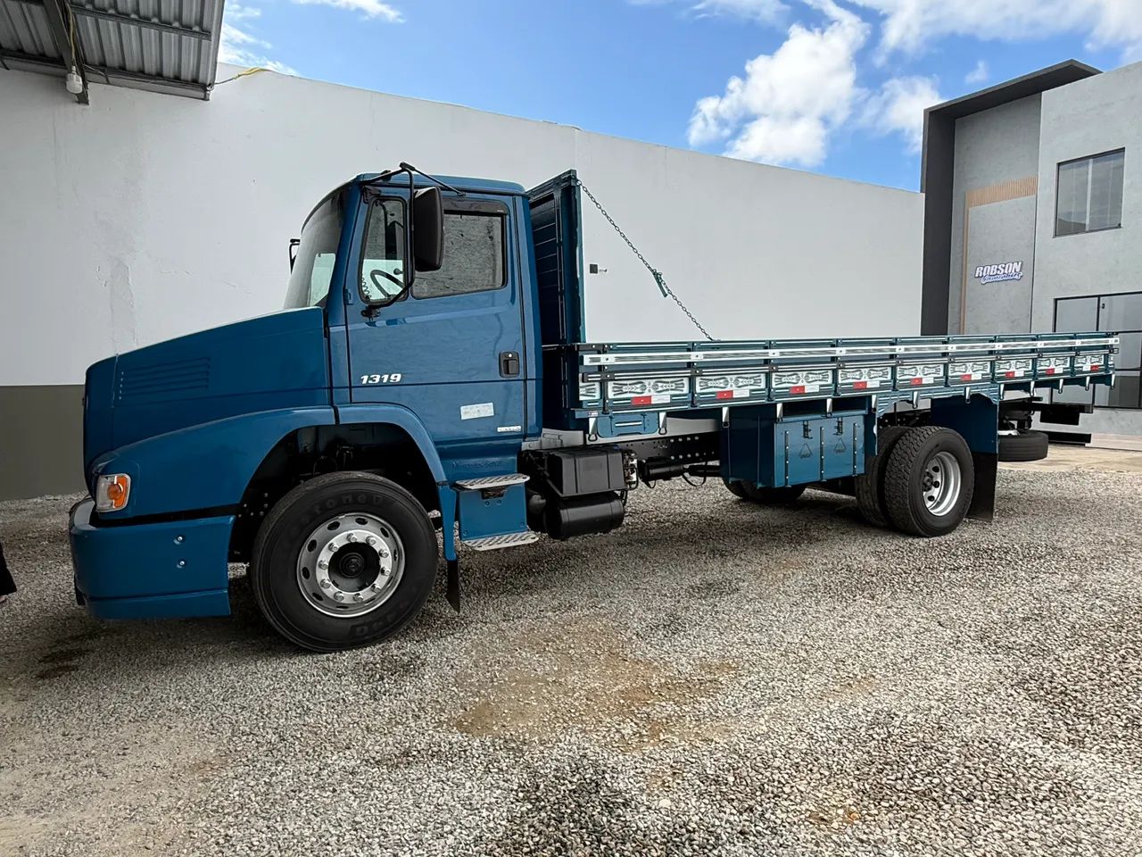 Atron 1319 ano 2016  - Foto 3