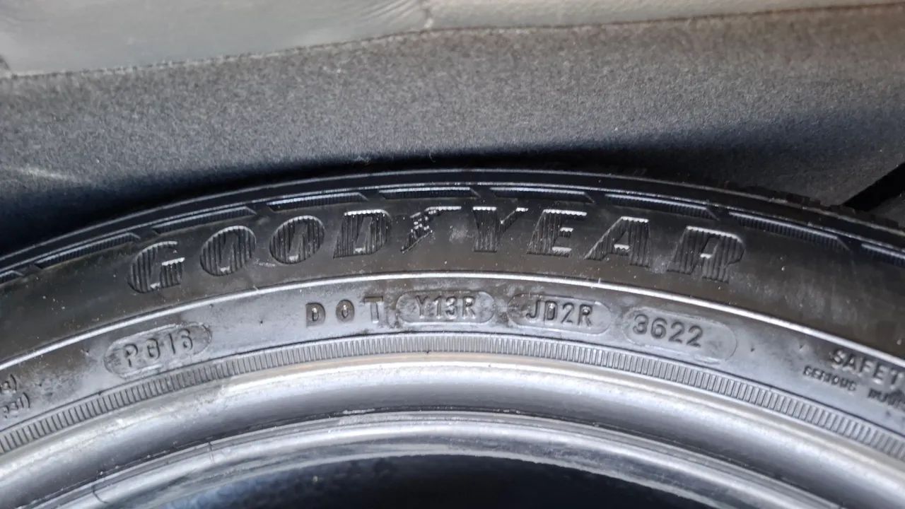 Pneu 215 55 17 goodyear 