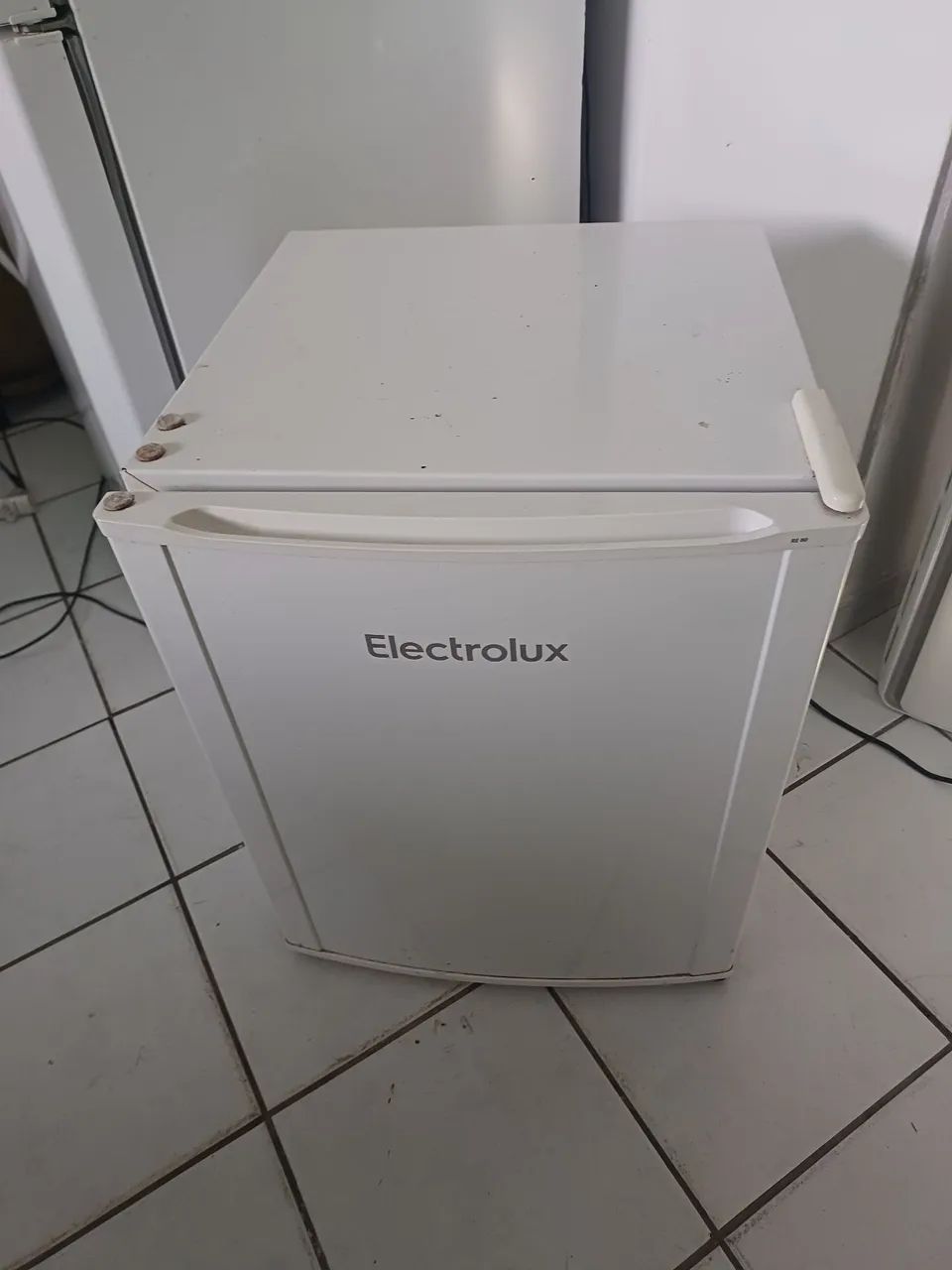 Frigobar eletrolux 80lts ótimas condições 