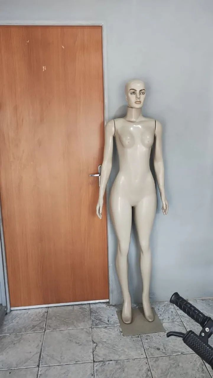Manequim feminino corpo inteiro com cabeça  - Foto 2