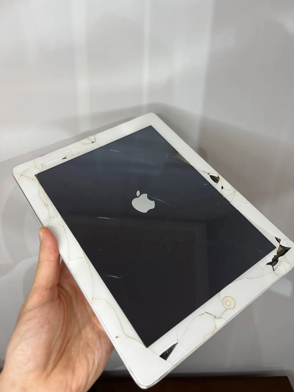 iPad 3 (A1430) 64 GB - branco, funcional, com capinha + carregador - Foto 3
