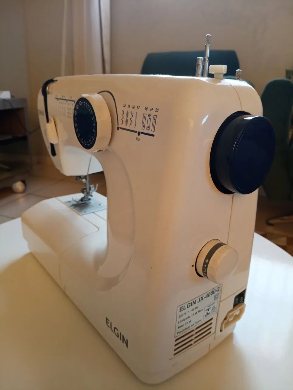 Máquina de Costura Elgin Genius - Foto 2
