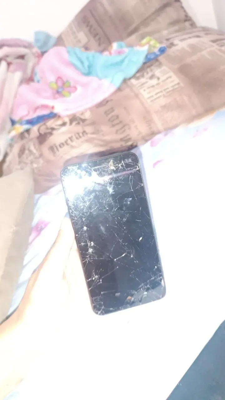 Tela de Celular Quebrada