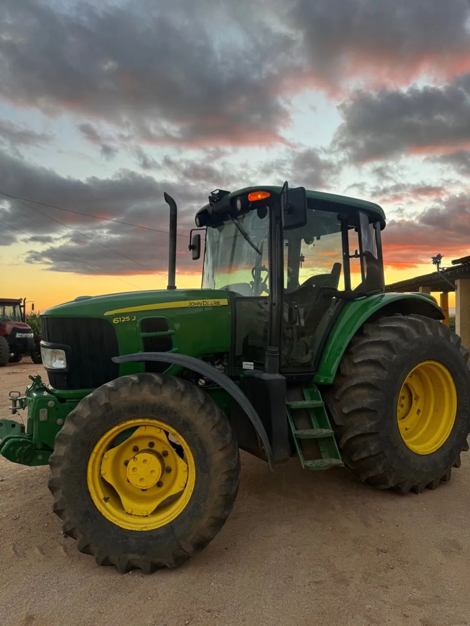 Trator John Deere 6125J 2023 + grade 20 discos 