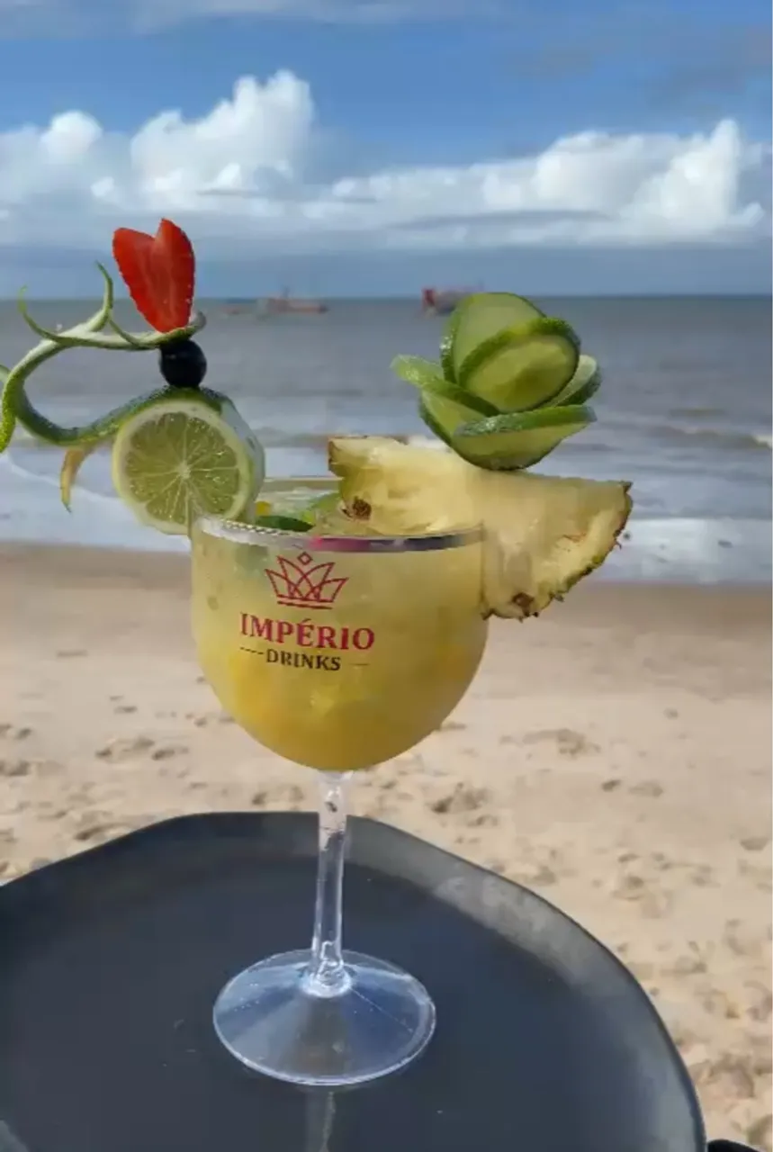 Drink Tropical Imperiô na Praia - Sabor e Beleza!