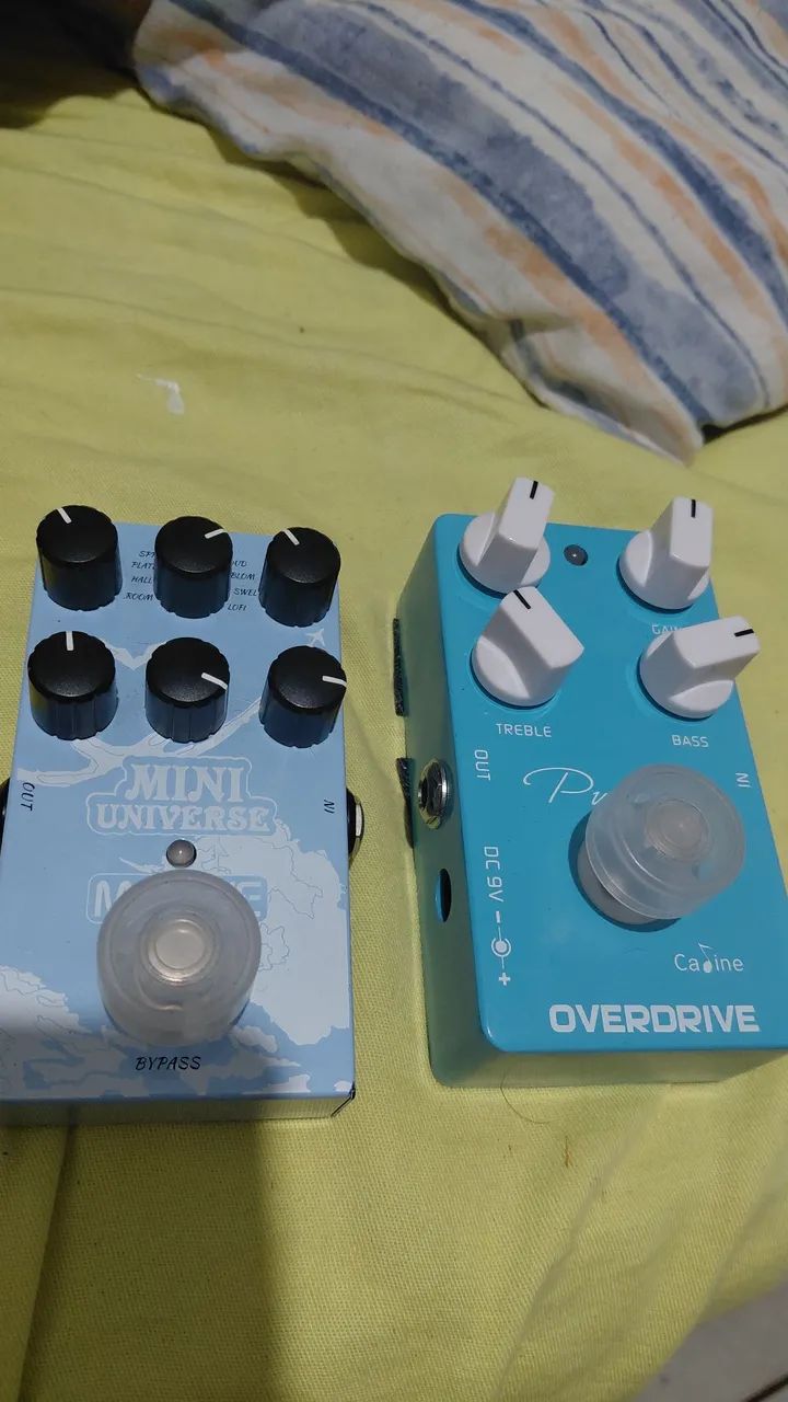 Vendo esses 2 pedais 