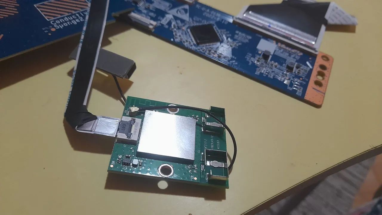 Placa principal PTV58G7PAGCSBL 4K completa como mostra a foto - Foto 5