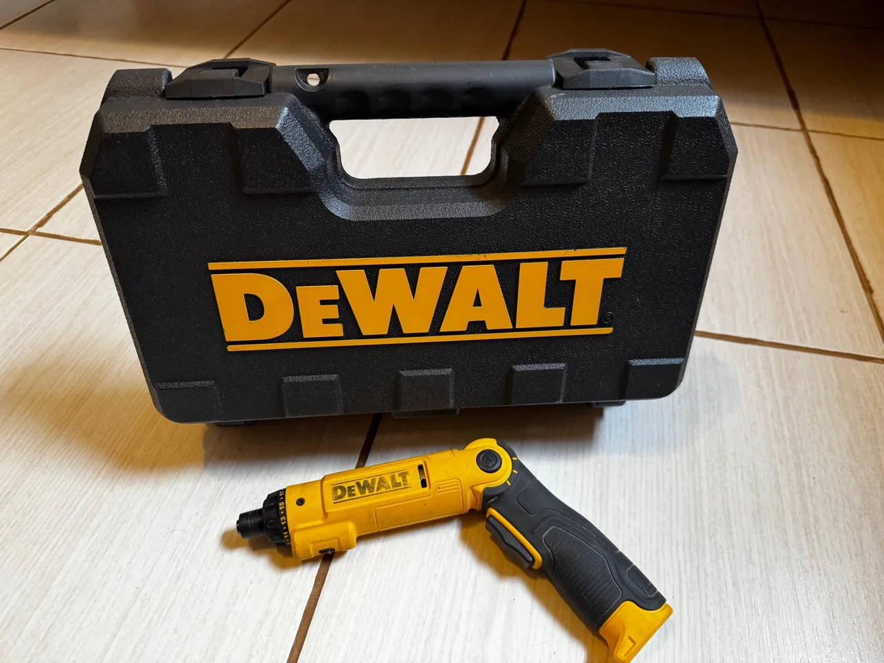 Parafusadeira/Chave de fenda a bateria DeWalt