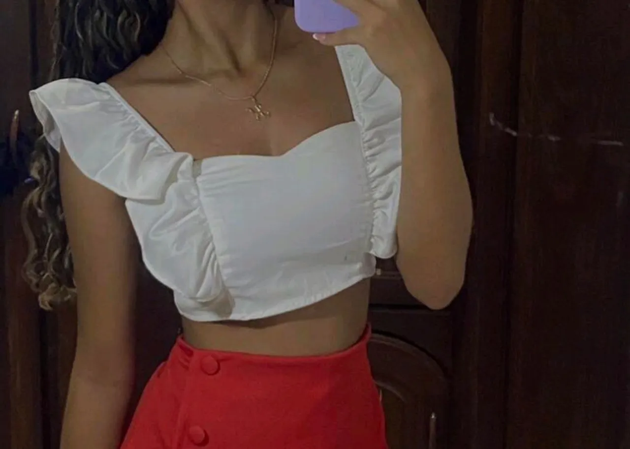 Blusa Cropped com amarração atrás