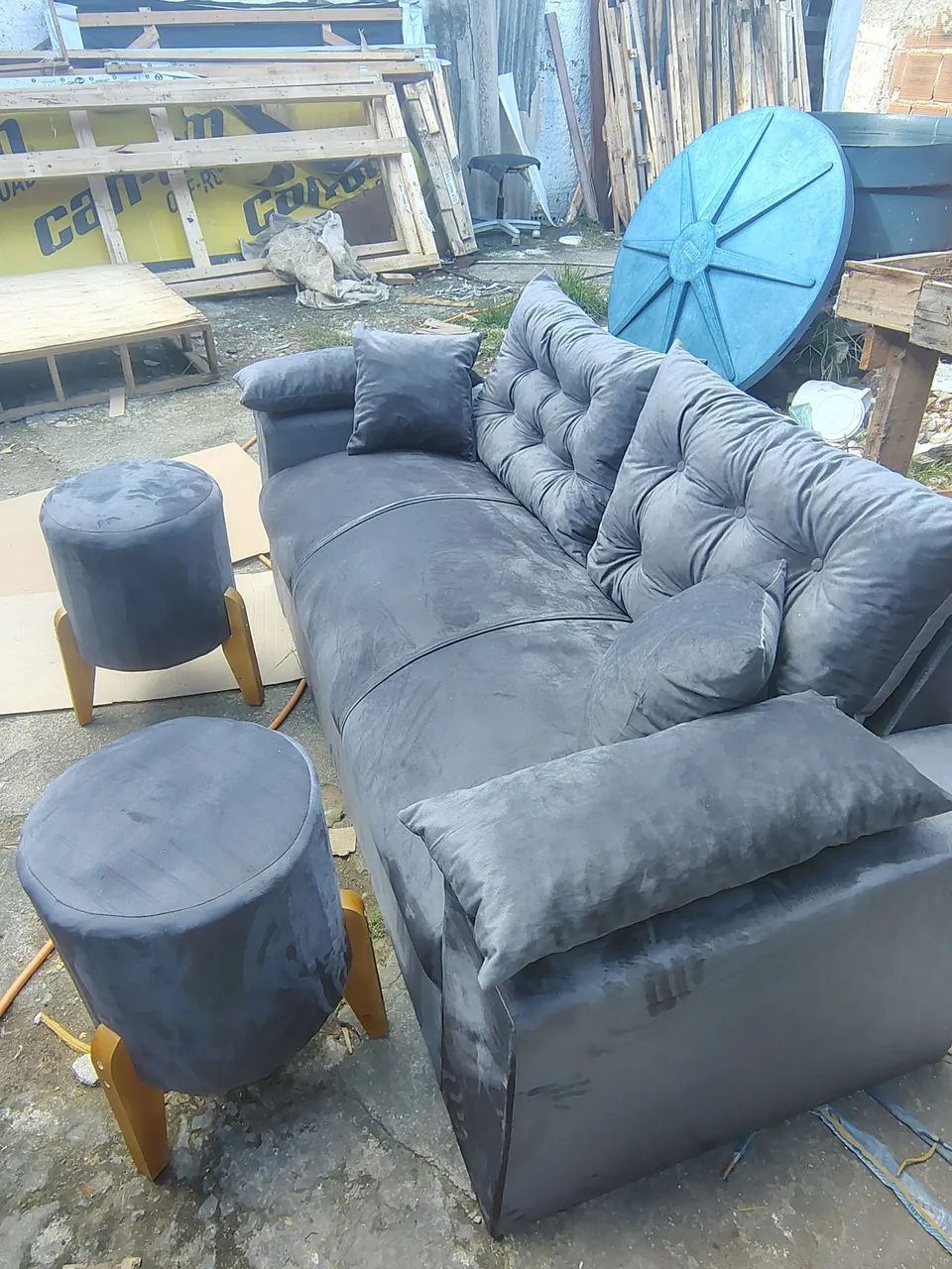 Sofá de 3.lugres 2 puffs grátis 450 - Foto 5