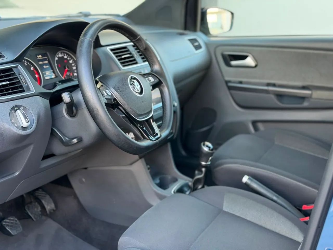 Volkswagen Fox RUN 1.6 Flex 8V 5P 2017 - Foto 4