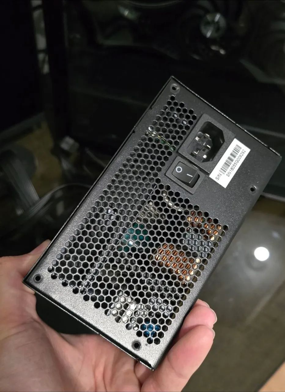 Fonte GIGABYTE 750W 80 plus Gold Semi-modular - Foto 5