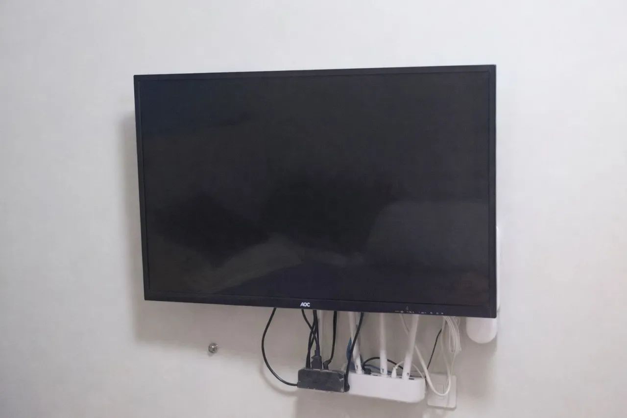 TV AOC 32" LED Funcionando com Defeito na Imagem - Leia a Descrição