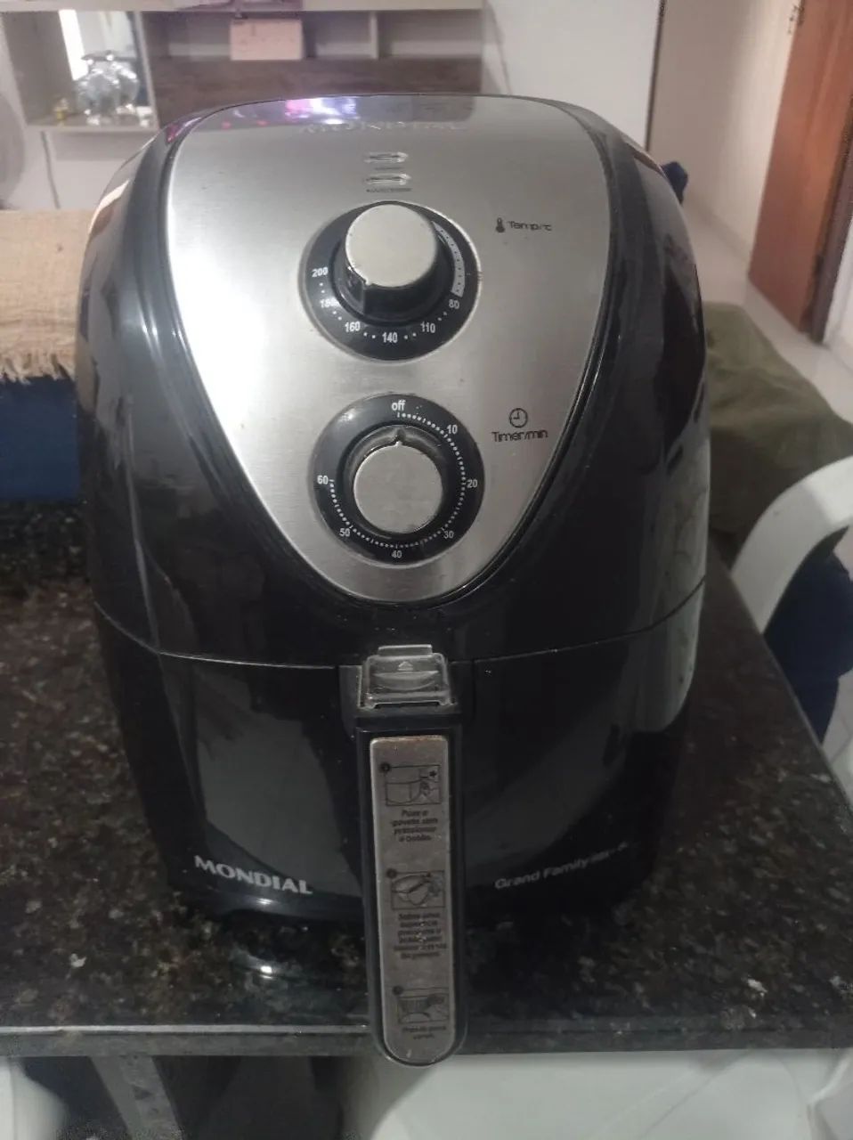 Vende-se uma Airfryer 5 litro 
