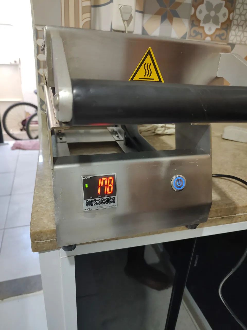 Seladora de bandejas Marmitex  - Foto 5