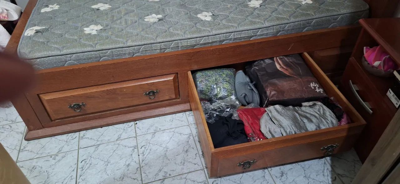 Cama de madeira maciça  - Foto 2