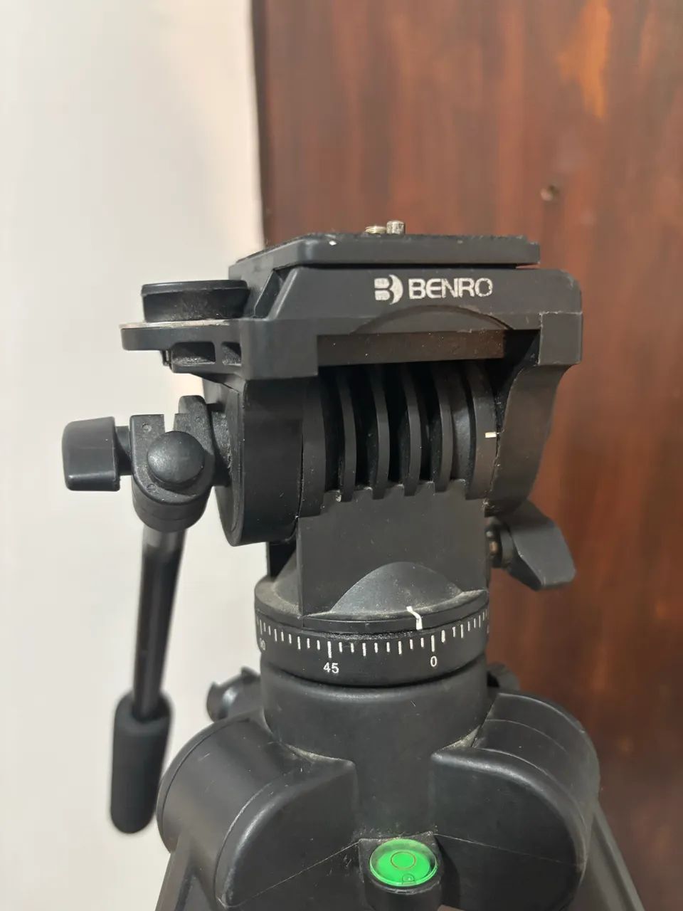 Tripé semiprofissional BENRO