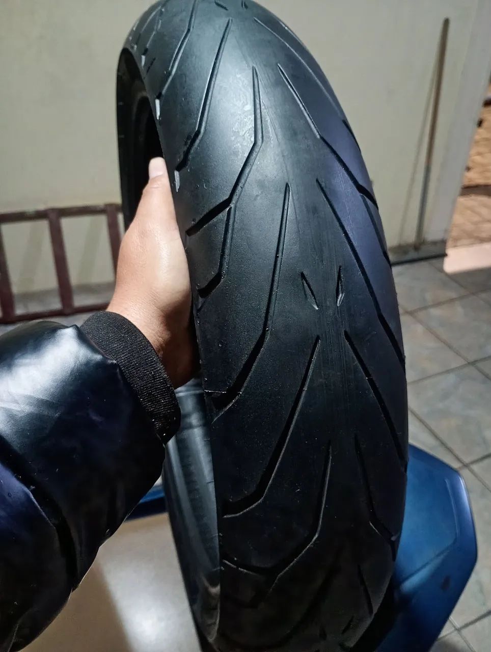 Pneu 120/70/18 - Foto 2