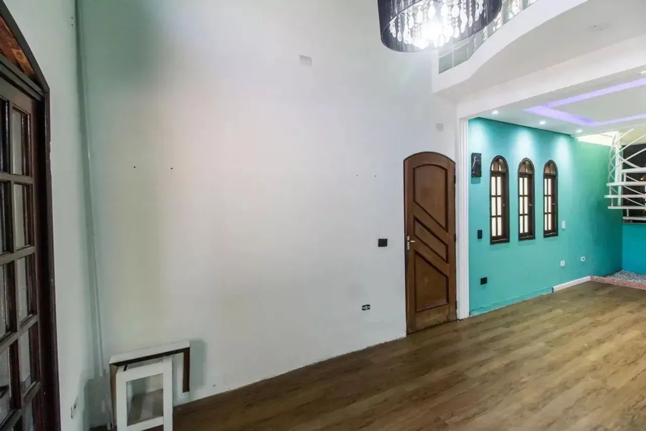 Casa em condomínio com 3 dormitórios, 2 banheiros, churrasqueira na varanda, cozinha ameri - Foto 2