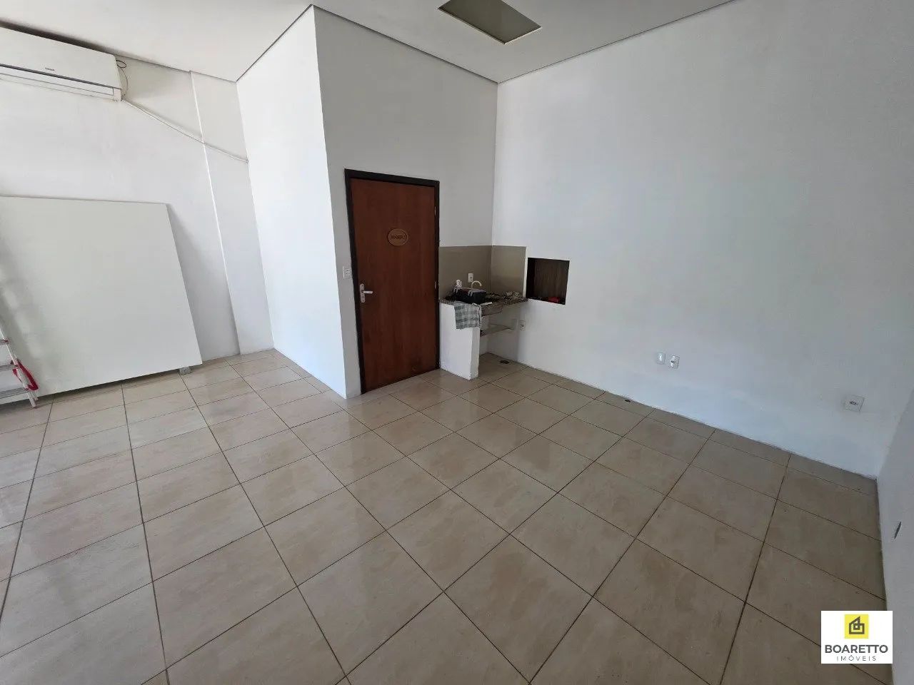 Sala Comercial + Deck Prox ao Terminal do Iririu. - Foto 5