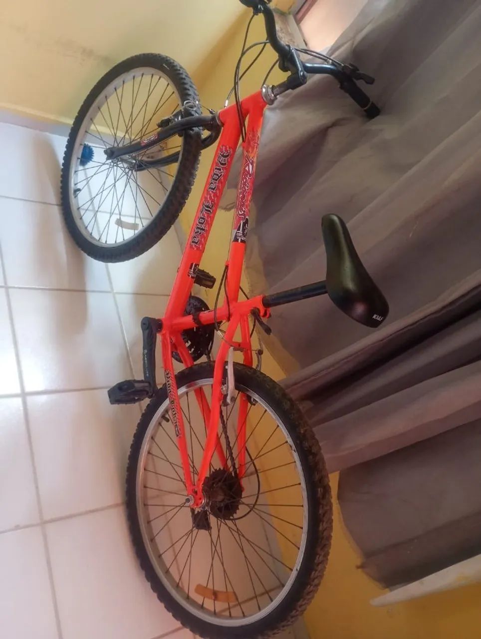 Bicicleta  Aro 24 semi nova - Foto 4