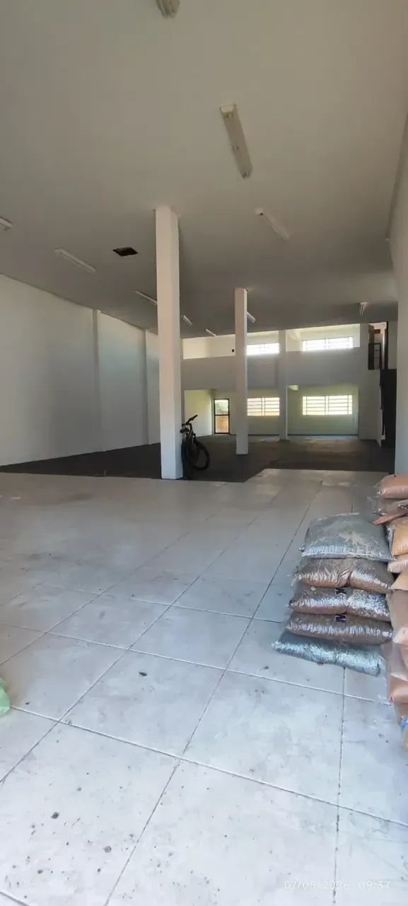 SALÃO COM RECUO PARA ESTACIONAMENTO - Foto 3