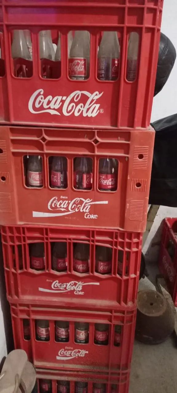 Caixotes com 24 unidades de coca de vidro de 290ml com 4 caixas e meia. - Foto 2