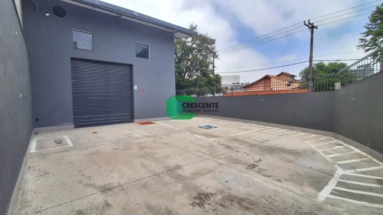 Galpão com Mezanino na Vila Linda próximo a Rua Carijós