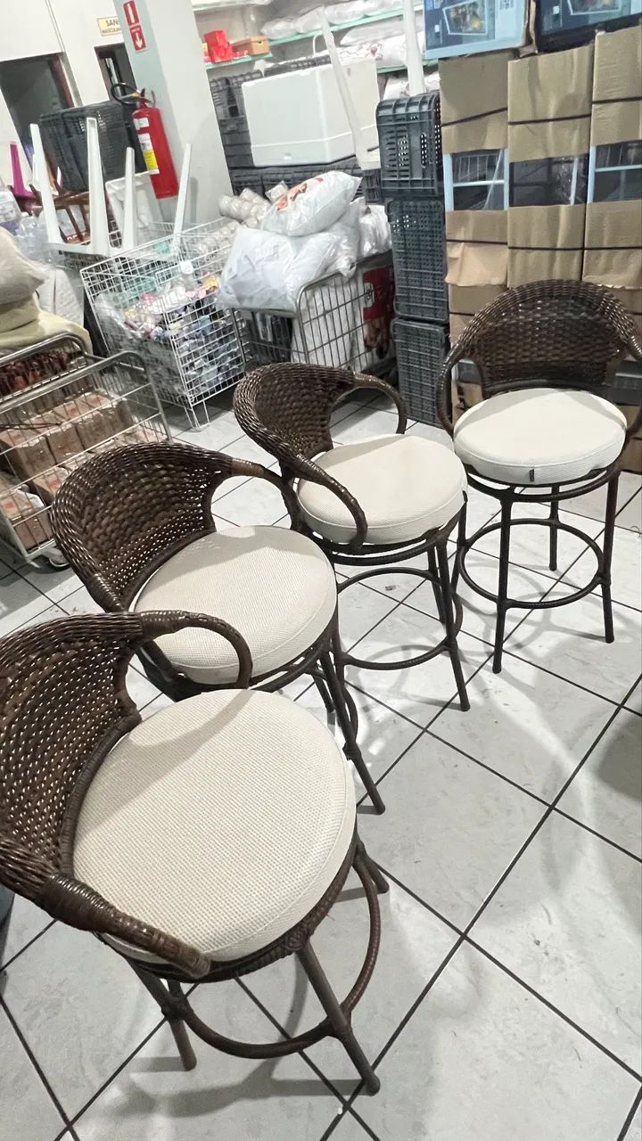 Banquetas em junco / alumínio 