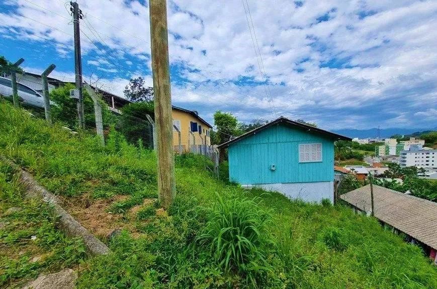 Amplo Terreno no bairro São Luiz, em São José. - Foto 2