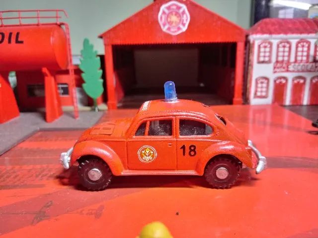 MINIATURA VW FIRE 18 ESCALA 1/43