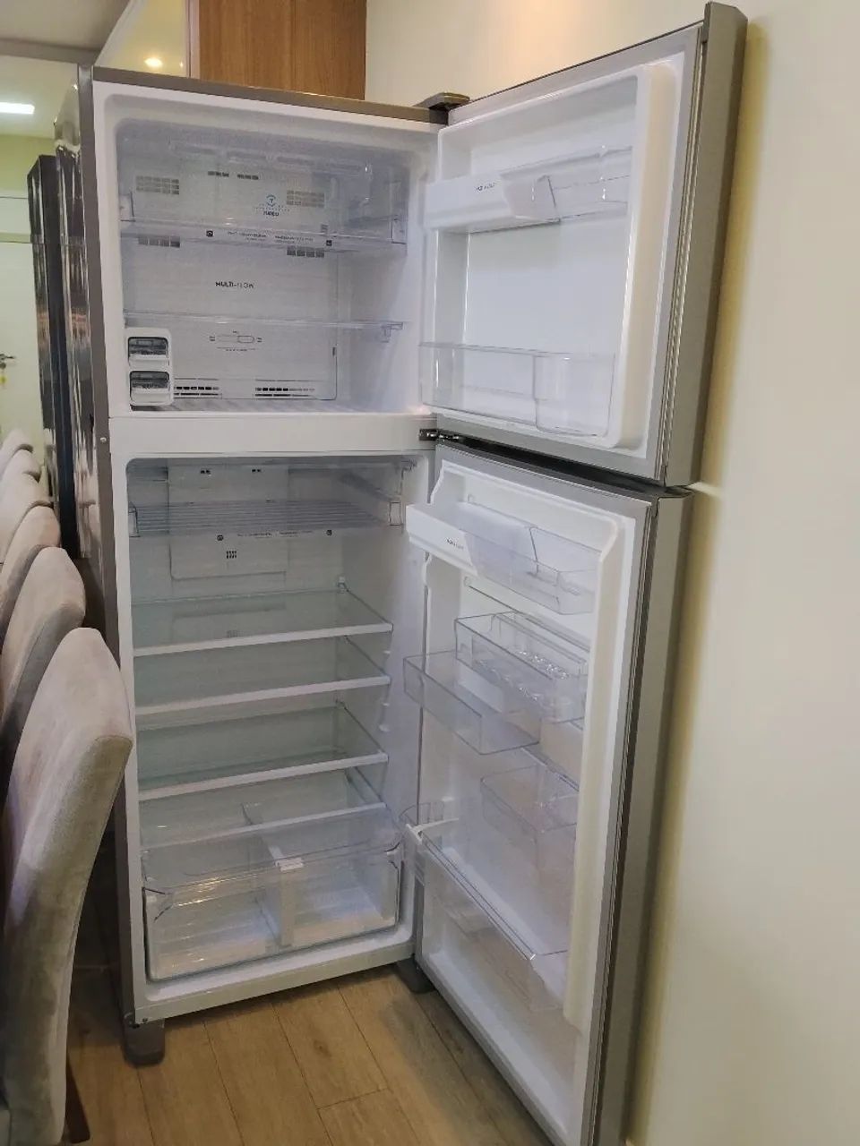 Vendo Geladeira Eletrolux 
