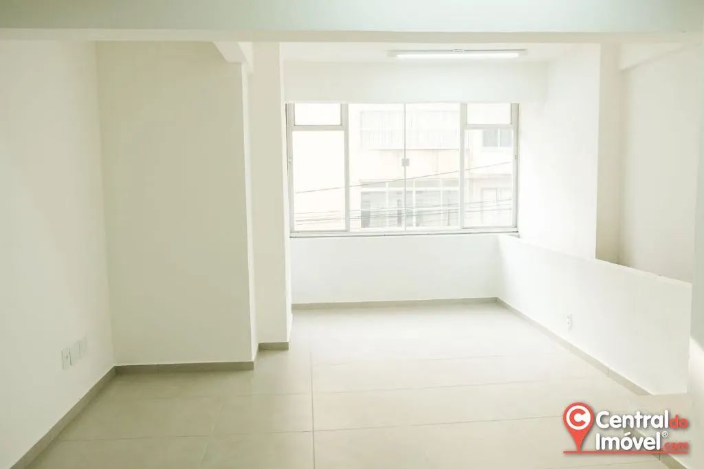 Sala comercial com 200m² na Av. Atlântica  Espaço e visibilidade - Foto 4
