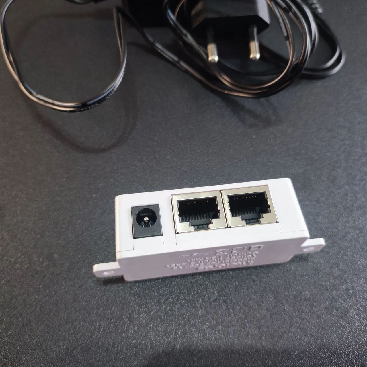 Switch 8 portas + injetor PoE Intelbras - Foto 2