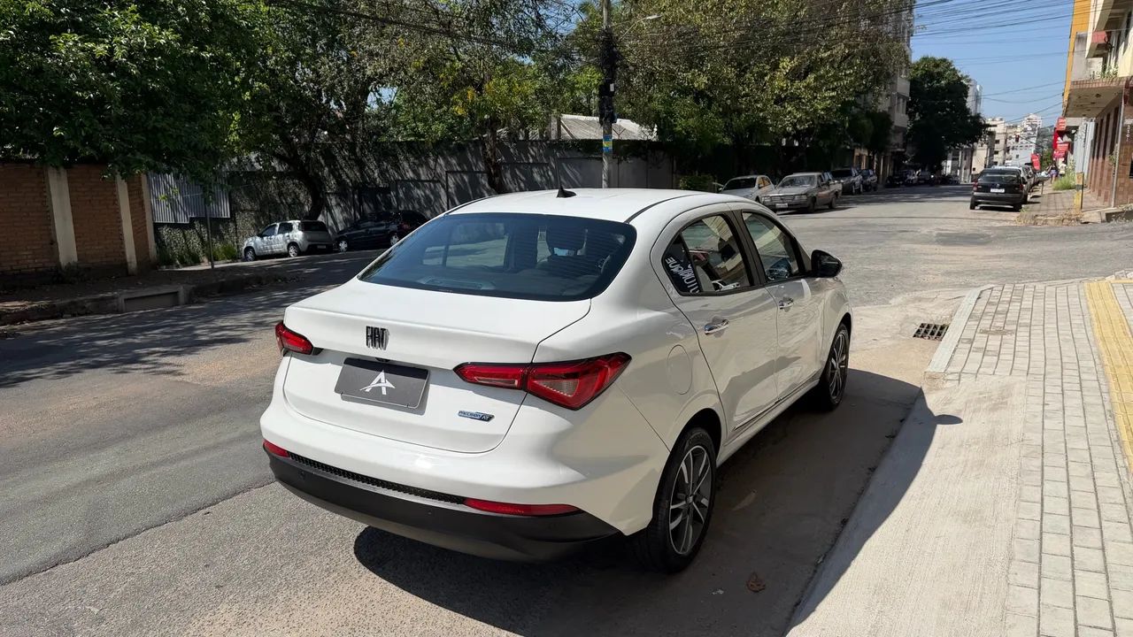 Fiat Cronos Precision 1.3 16V Flex Aut. 2023 - Foto 4