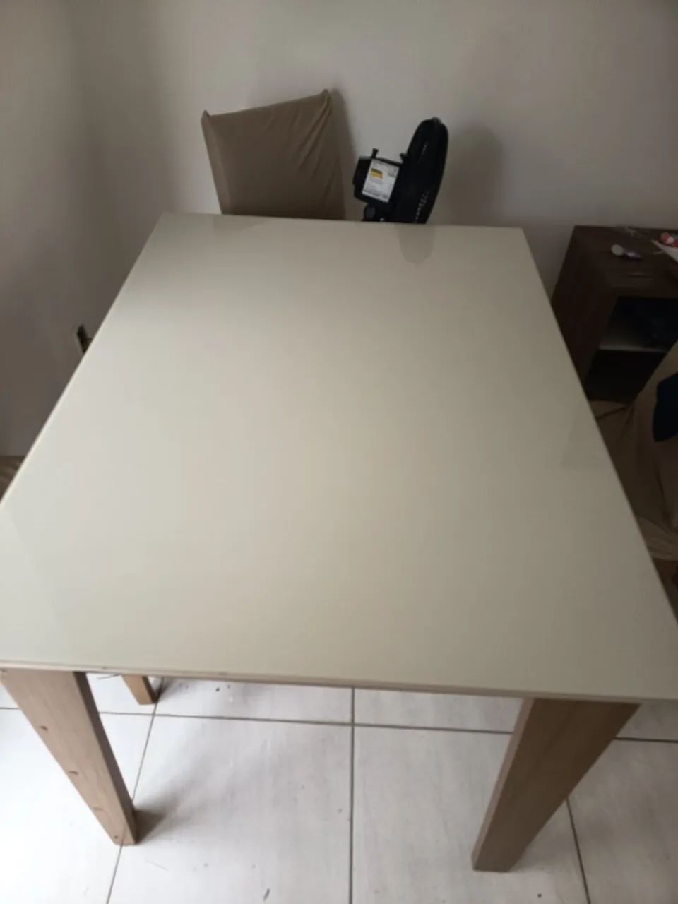 Mesa tampo de vidro, 4 lugares - Foto 2