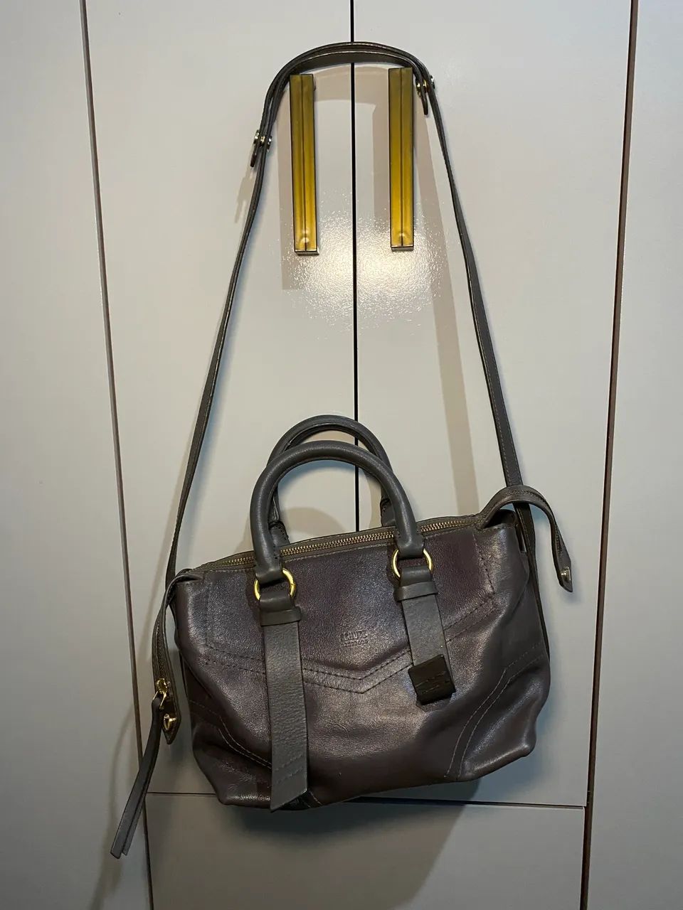Bolsa schutz handbags cinza - Foto 2