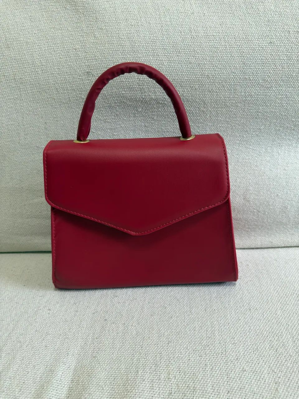Bolsa vermelha de mão 