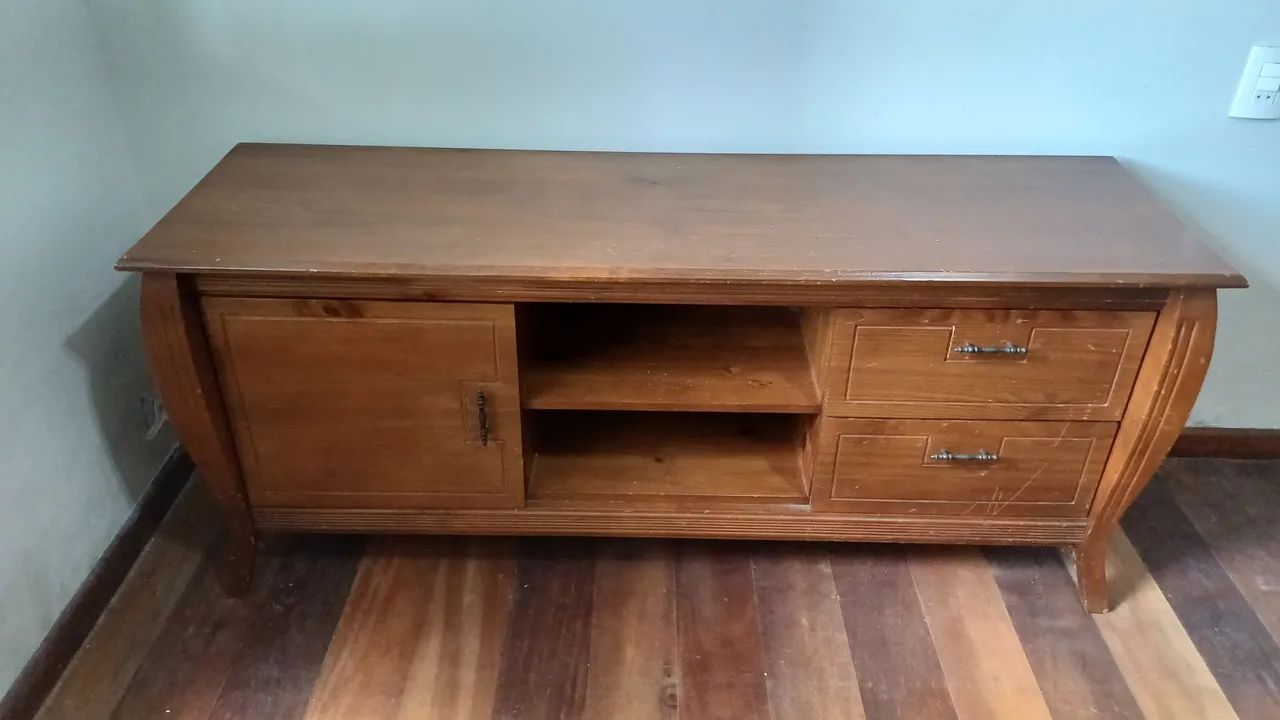 Buffet de madeira 