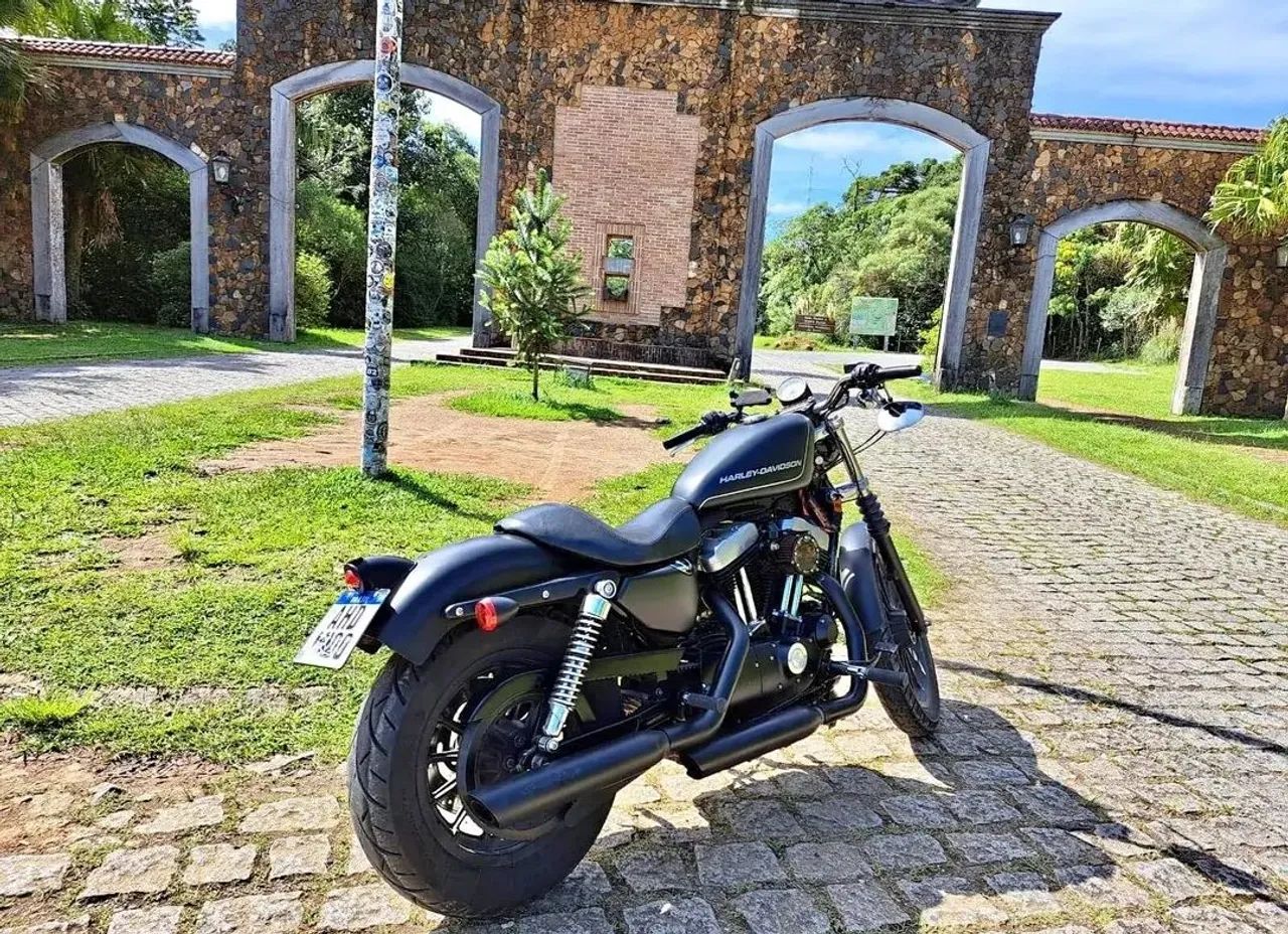Harley Davidson 883 Custom com baixa Km super conservada - Foto 2