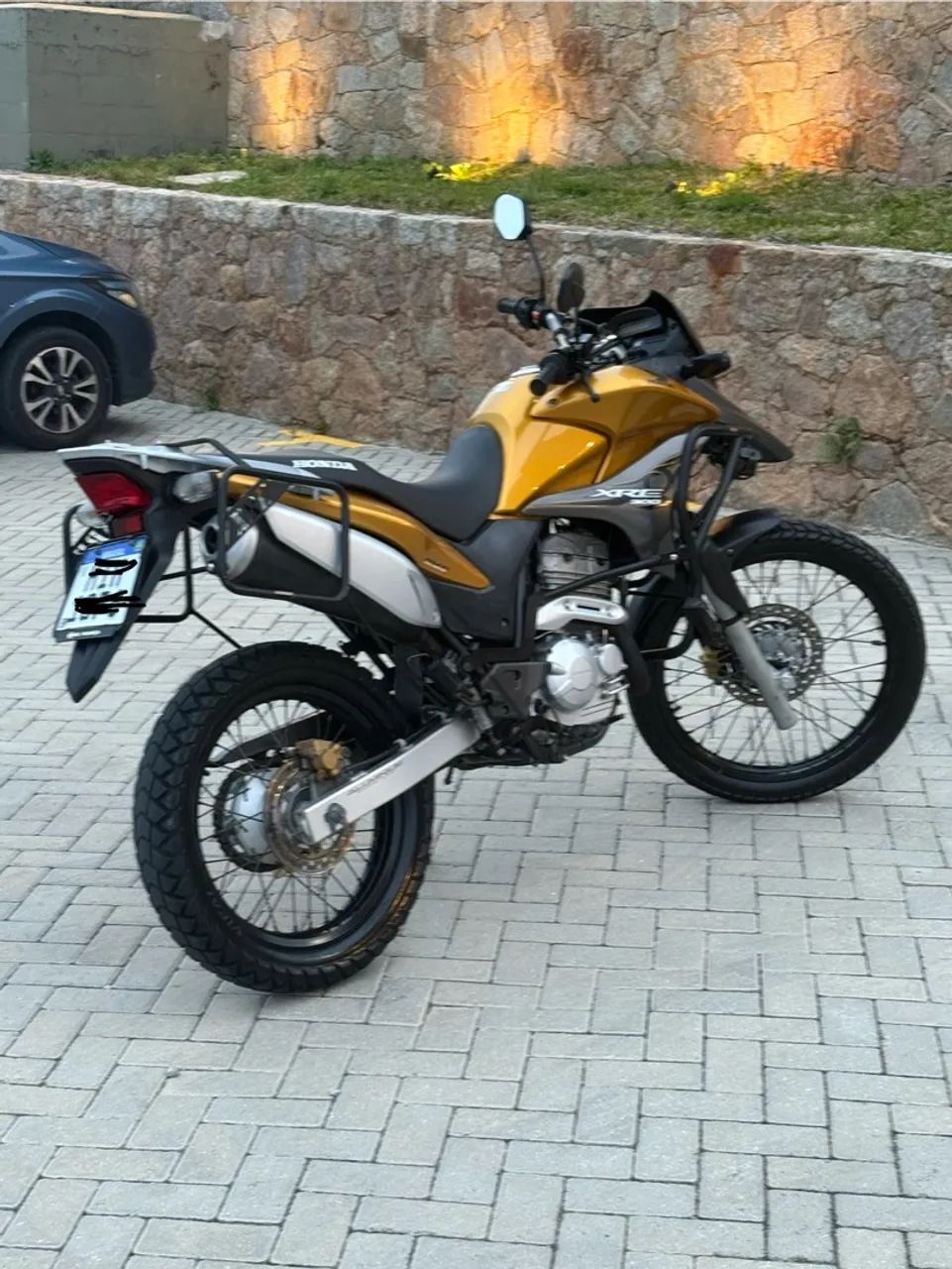 XRE 300 