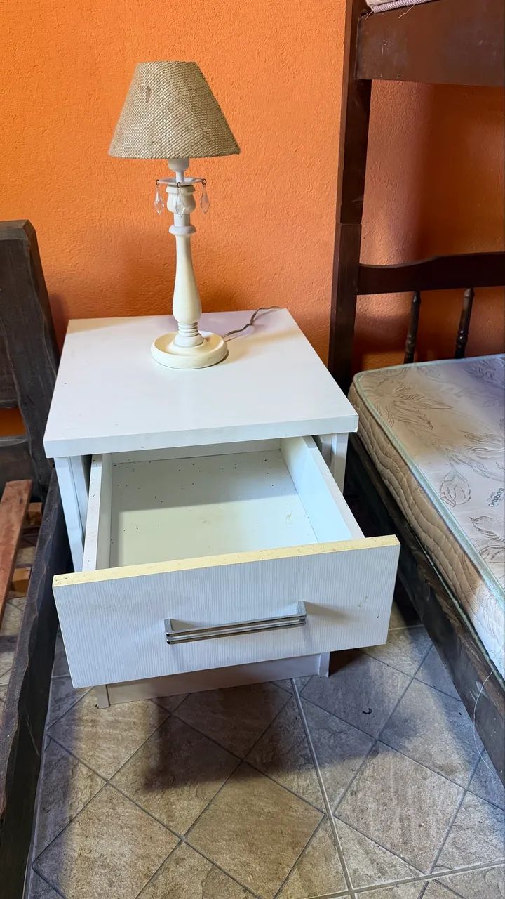 Mesa de cabeceira de marcenaria - Foto 2