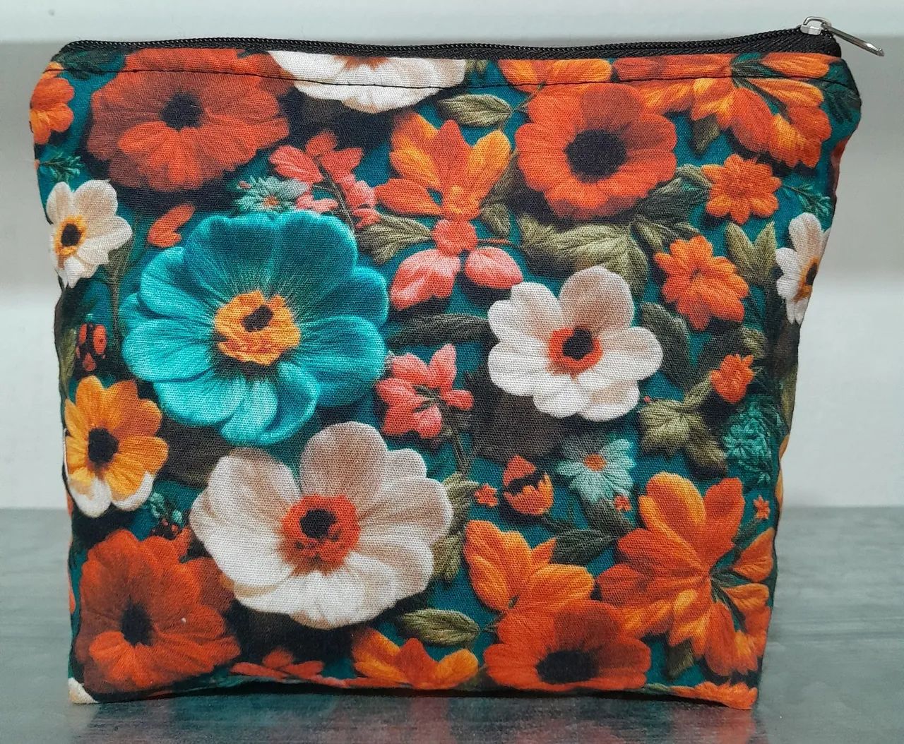 Necessaries  - Foto 4